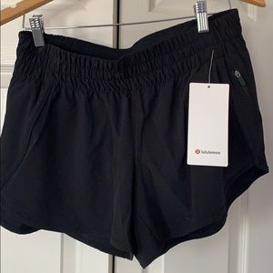 Lululemon Tracker LR Short 4” - 12